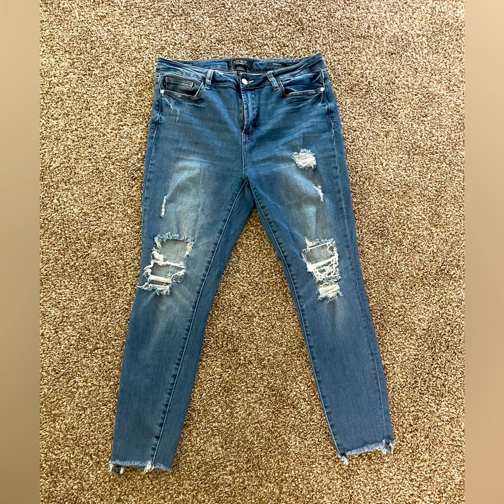 judy blue highly distressed skinny jeans size 31/13